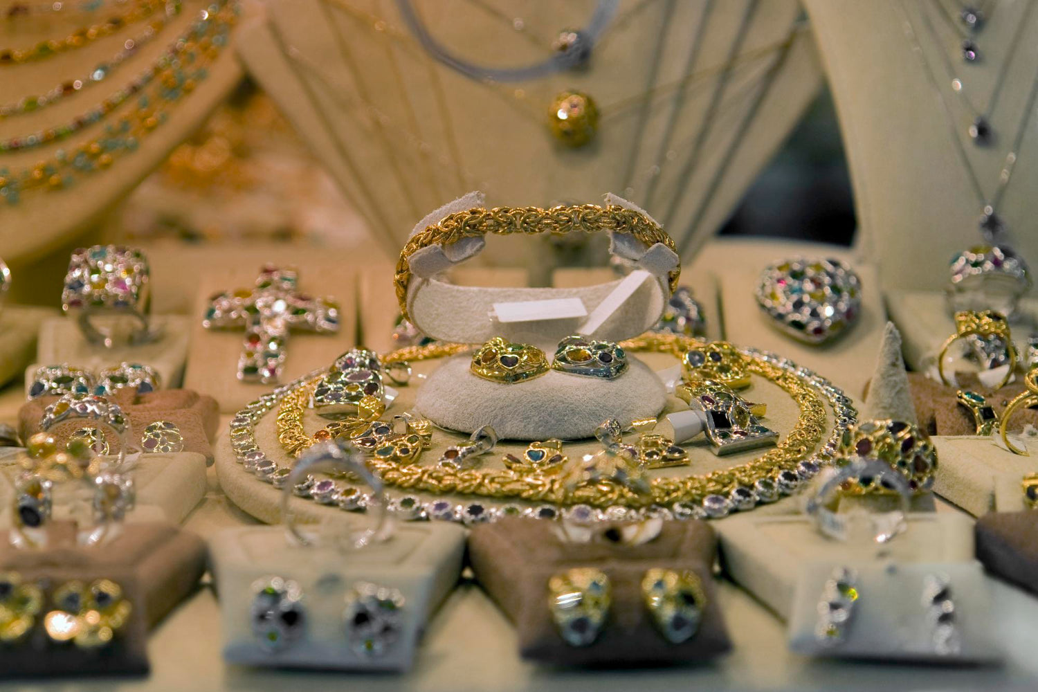 Ruha Enterprise: Premium International Jewelry for Every Style