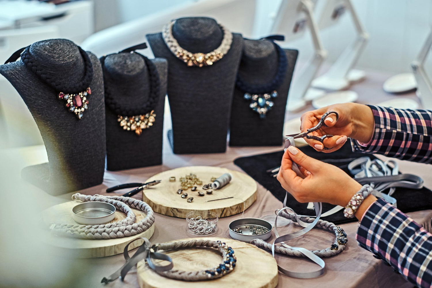 Why Ruha Enterprise is Becoming a Trusted Name in International Jewelry