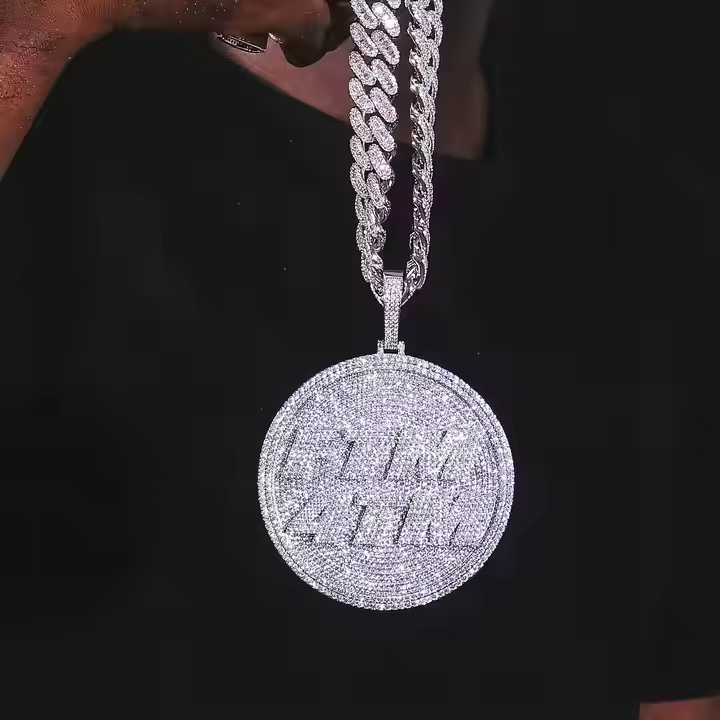 Luxury Fully Iced Custom Name Round Pendant 925 Sterling Silver Moissanite