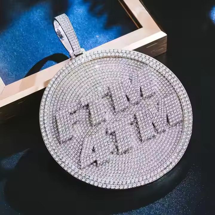 Luxury Fully Iced Custom Name Round Pendant 925 Sterling Silver Moissanite