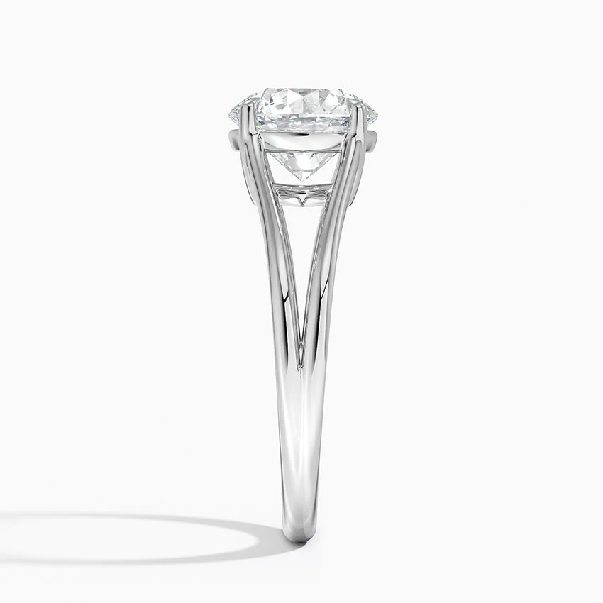 Luxury 1.5ct Round Cut Solitaire Engagement Ring | 4-Prong Split Shank | Moissanite
