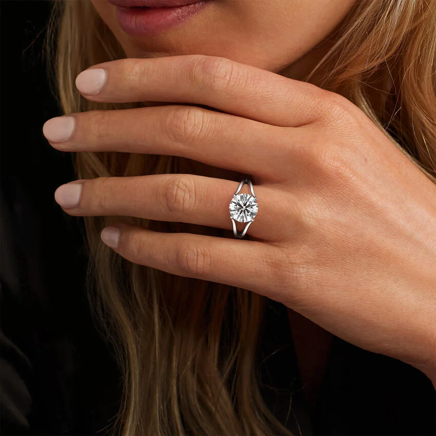 Luxury 1.5ct Round Cut Solitaire Engagement Ring | 4-Prong Split Shank | Moissanite