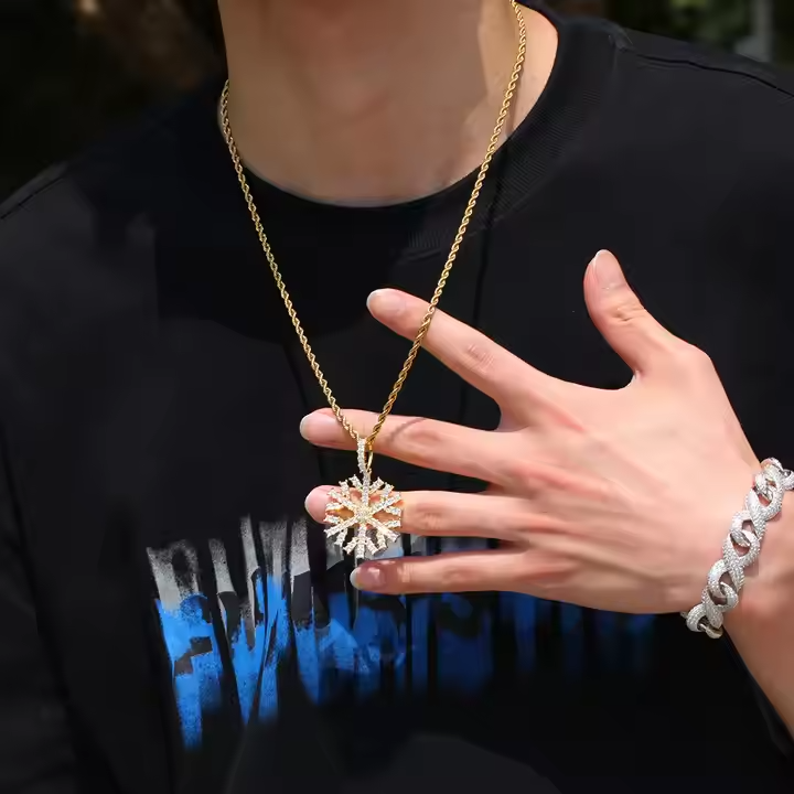 Luxury Celestial Snowflake Pendant 925 Sterling Silver Moissanite